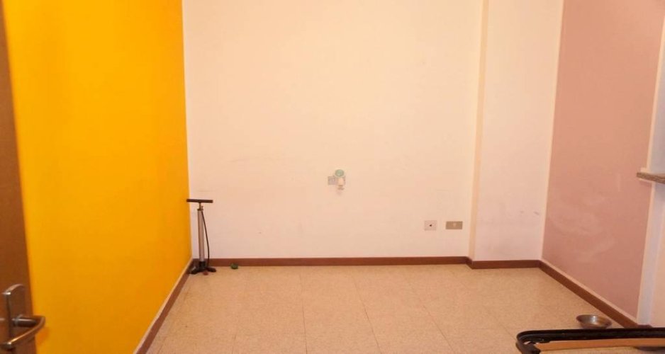 TRE LOCALI IN CENTRO PAESE Trezzano Rosa