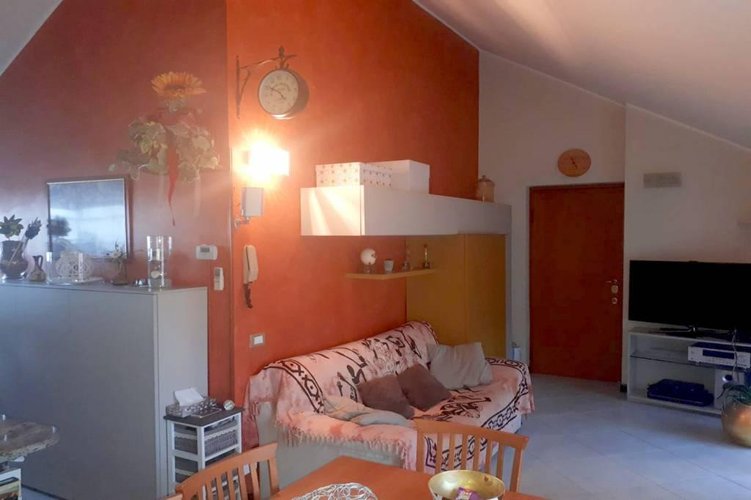 TRELOCALI DUPLEX IN CENTRO PAESE Carugate