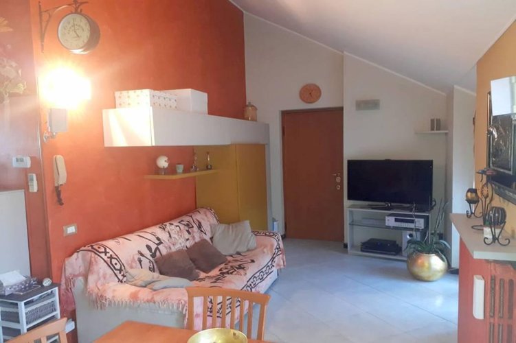 TRELOCALI DUPLEX IN CENTRO PAESE Carugate