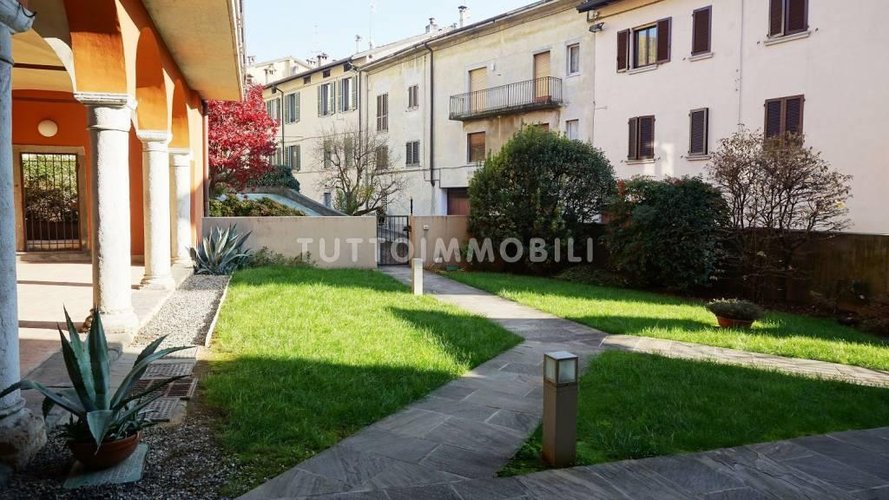 TRILOCALE IN ELEGANTE CORTE