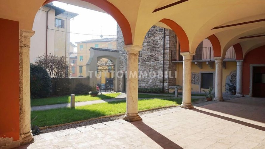 TRILOCALE IN ELEGANTE CORTE Alzano Lombardo