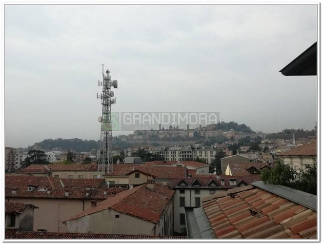 Ufficio panoramico ultimo piano con terrazzi vivibili Bergamo