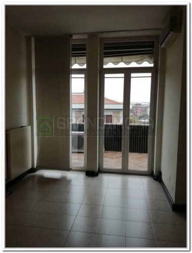 Ufficio panoramico ultimo piano con terrazzi vivibili Bergamo