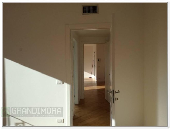 bilocale grande terrazzo vivibile piano alto Bergamo