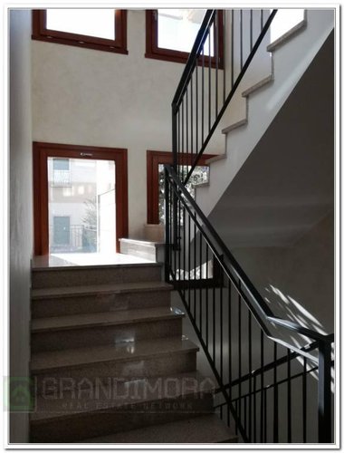 bilocale grande terrazzo vivibile piano alto Bergamo