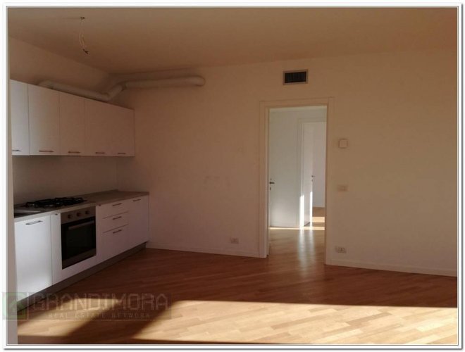 bilocale grande terrazzo vivibile piano alto Bergamo