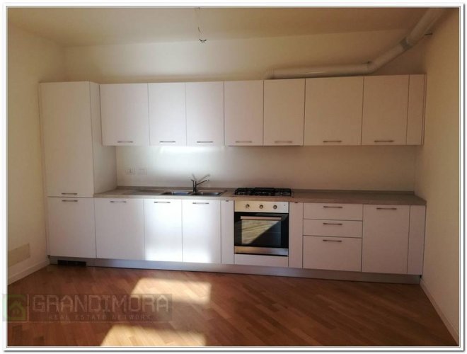 bilocale grande terrazzo vivibile piano alto Bergamo