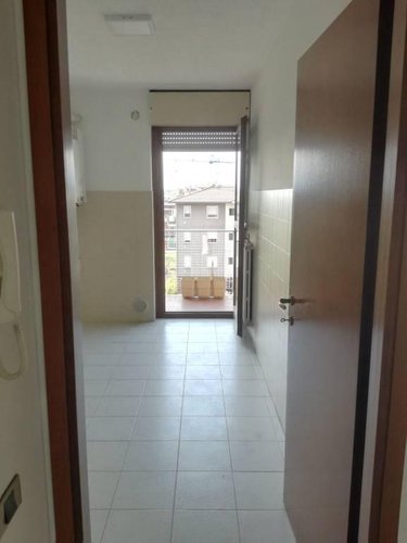 panoramico ultimo piano ampio trilocale cucina abitabile Dalmine