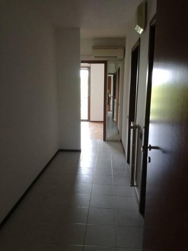 panoramico ultimo piano ampio trilocale cucina abitabile Dalmine