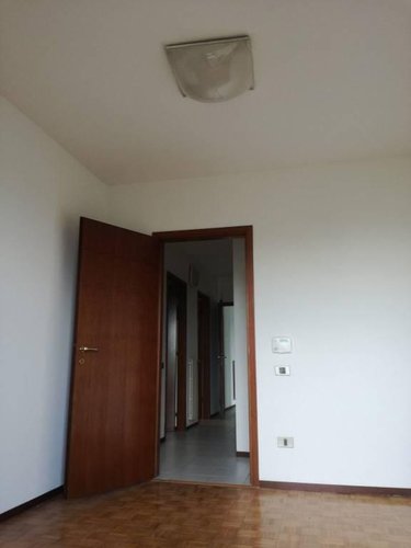 panoramico ultimo piano ampio trilocale cucina abitabile Dalmine