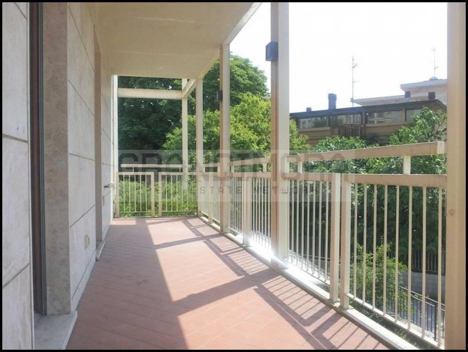 quadrilocale grande tripli servizi spazi esterni vivibili