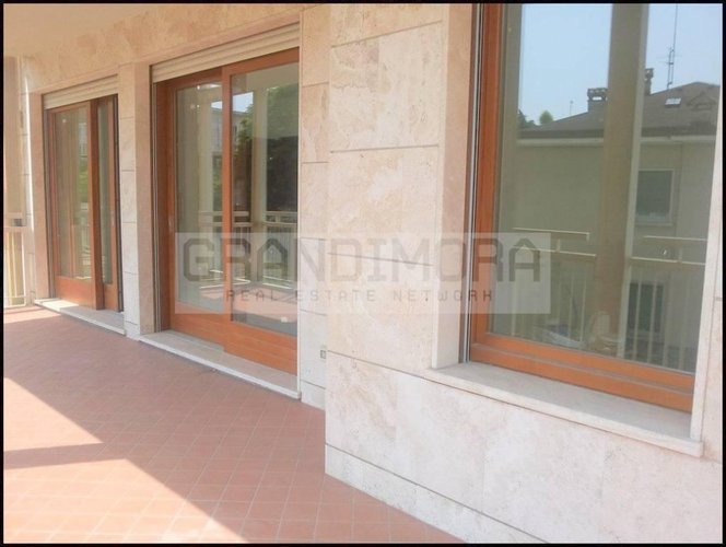 quadrilocale grande tripli servizi spazi esterni vivibili Bergamo