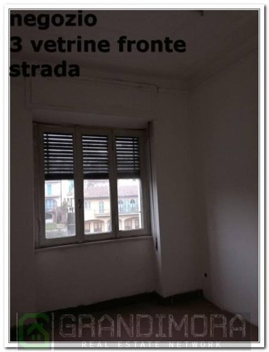 negozio centro storico Ponte San Pietro