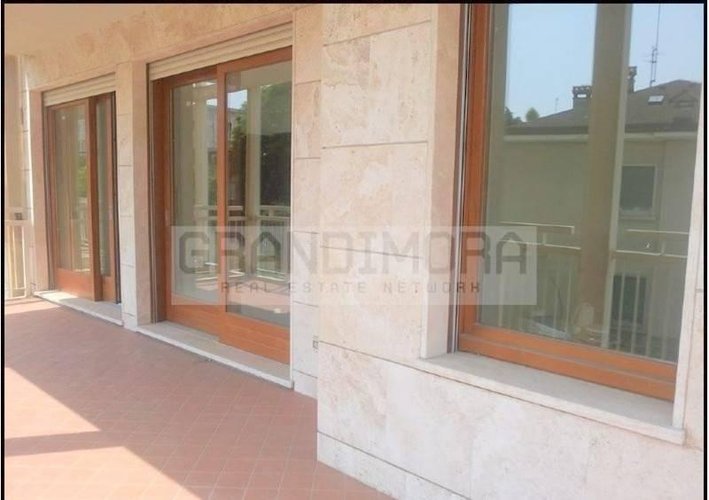 Nuovo quadrilocale tripli servizi terrazzi vivibili Bergamo