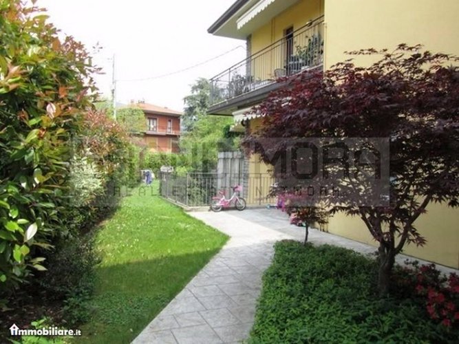 porzione di casa indipendente con giardino Bergamo