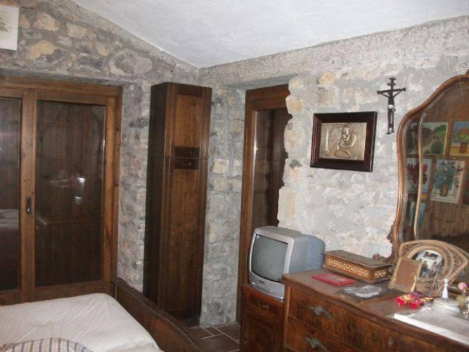 CASOLARE COMPLETAMENTE RISTRUTTURATO IN PIETRA A VISTA!! POS Zogno