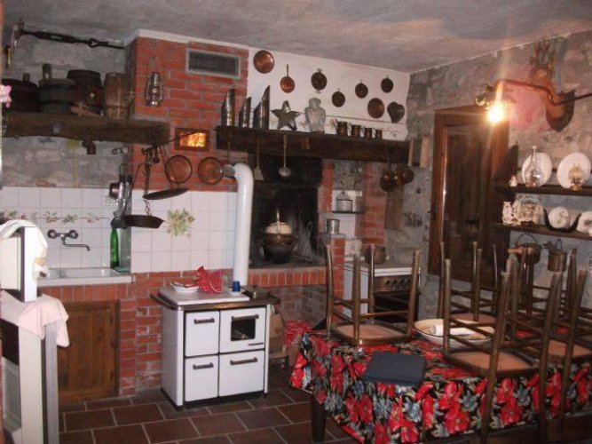 CASOLARE COMPLETAMENTE RISTRUTTURATO IN PIETRA A VISTA!! POS Zogno