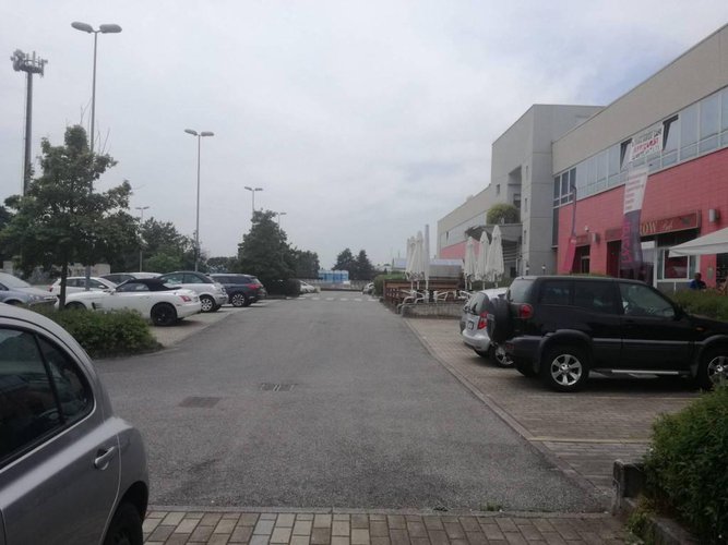 IMMOBILE COMMERCIALE ampio open space Trezzo sull'Adda