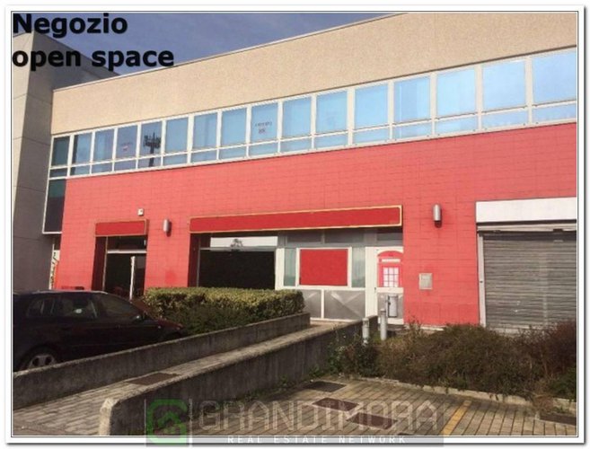 IMMOBILE COMMERCIALE ampio open space Trezzo sull'Adda