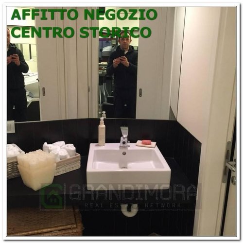 Negozio /ufficio signorile per investimento Bergamo