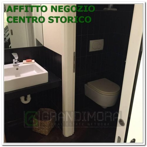 Negozio /ufficio signorile per investimento Bergamo