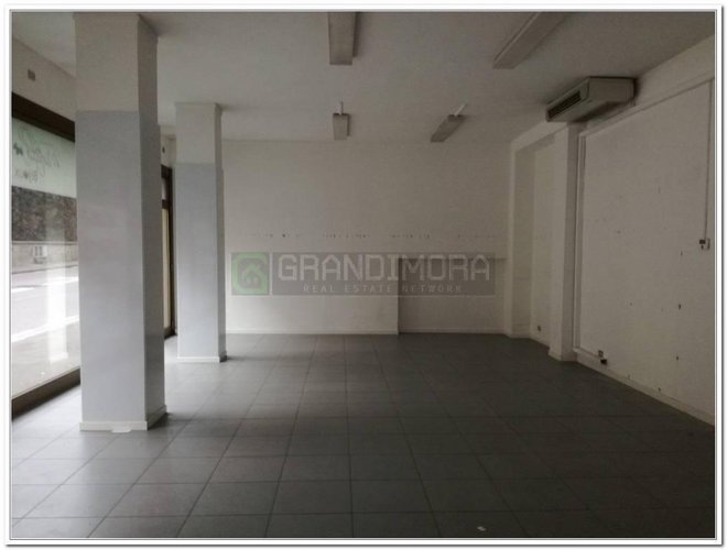 negozio ampia metratura