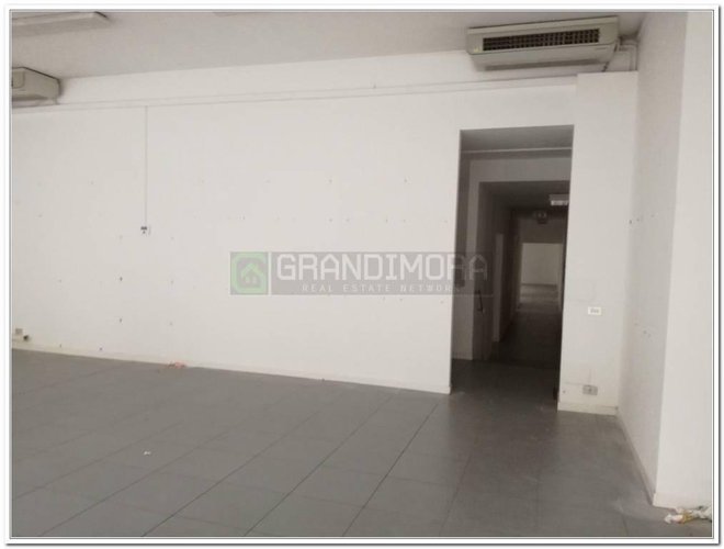 negozio ampia metratura Bergamo