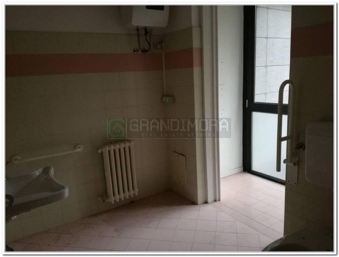 negozio ampia metratura Bergamo