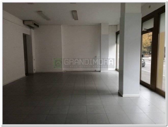 negozio ampia metratura Bergamo