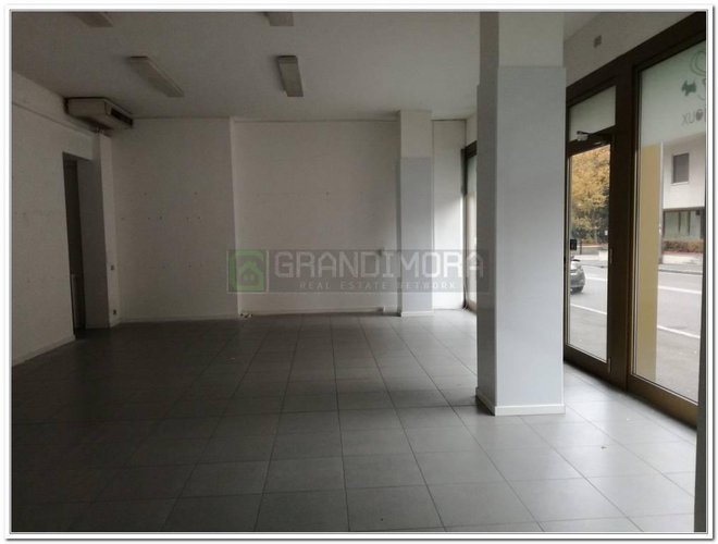 negozio ampia metratura Bergamo