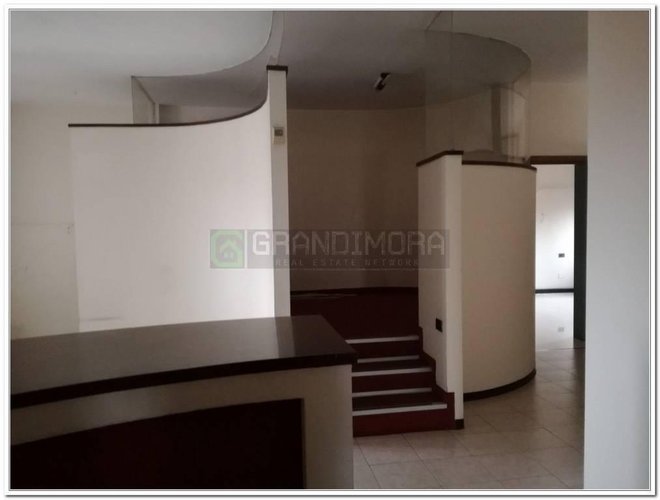 uffici ampia metratura