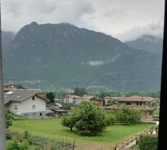 VILLA SINGOLA giardino e box Pian camuno