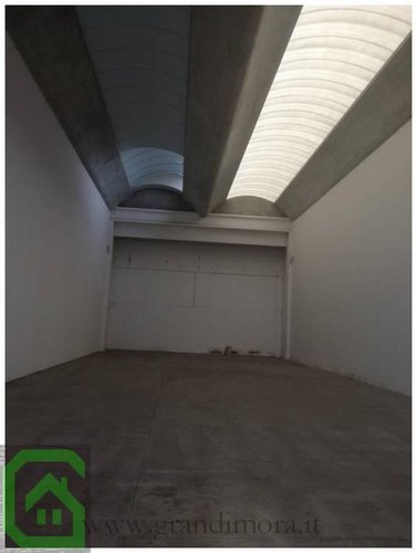 Capannoni varie metrature accorpabili Caravaggio