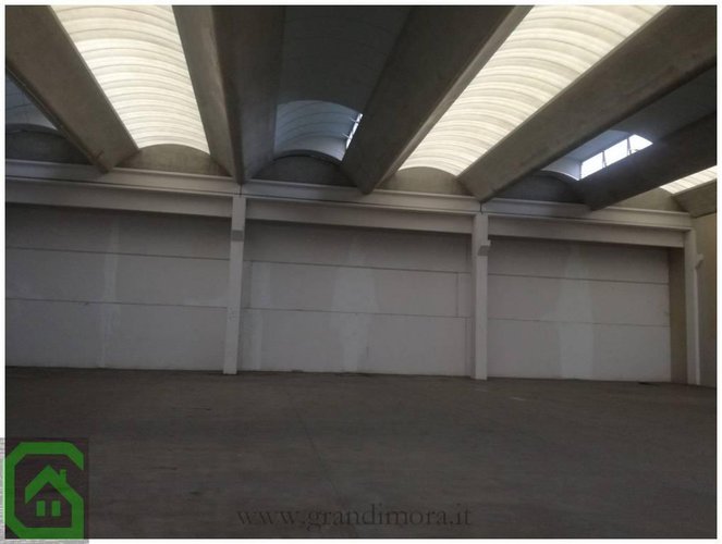 Capannoni varie metrature accorpabili Caravaggio