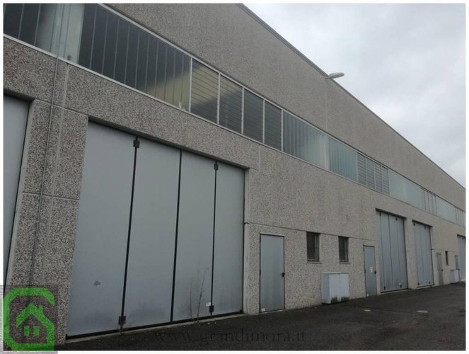 Capannoni varie dimensioni accorpabili Caravaggio