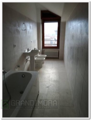 Ultimo piano quadrilocale panoramico piu mansarda Bergamo