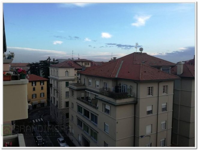 Ultimo piano quadrilocale panoramico piu mansarda Bergamo