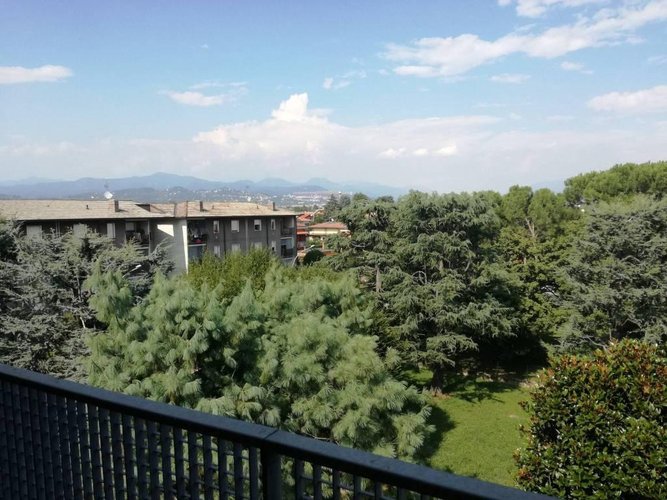 panoramico ultimo piano ampio trilocale cucina abitabile Dalmine