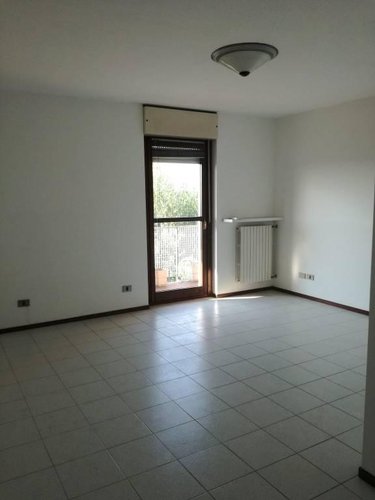 panoramico ultimo piano ampio trilocale cucina abitabile Dalmine