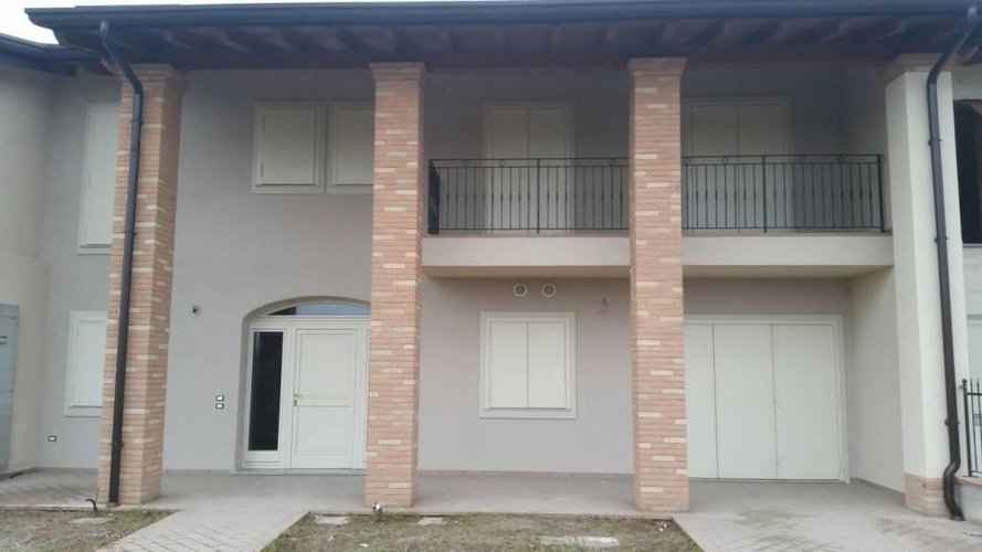 VILLETTA A SCHIERA Calvisano