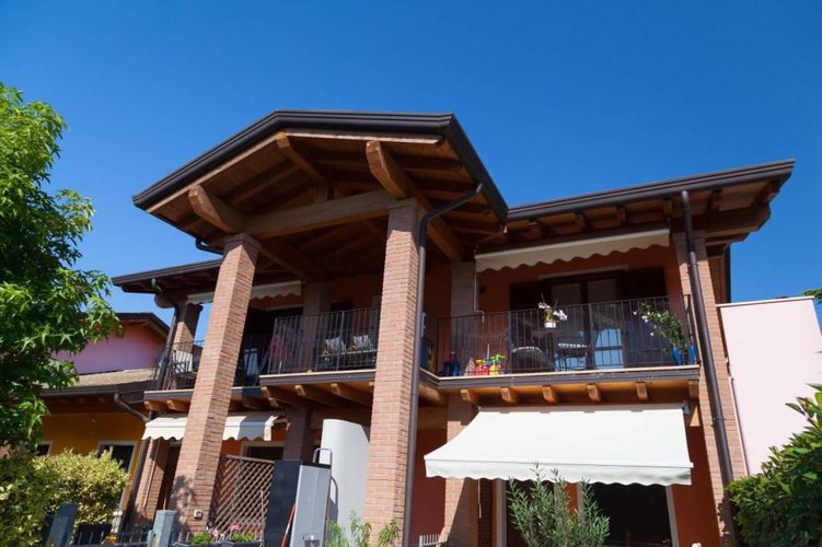 quadrilocale con giardino a poca distanza dal lago di garda Lonato