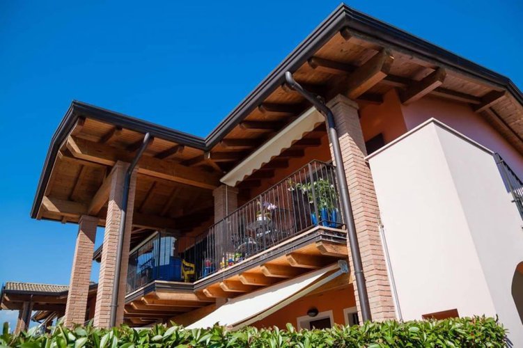 quadrilocale con giardino a poca distanza dal lago di garda Lonato