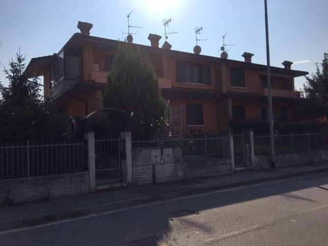 APPARTAMENTO TRILOCALE CON GIARDINO PRIVATO