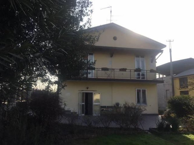 trilocale con giardino