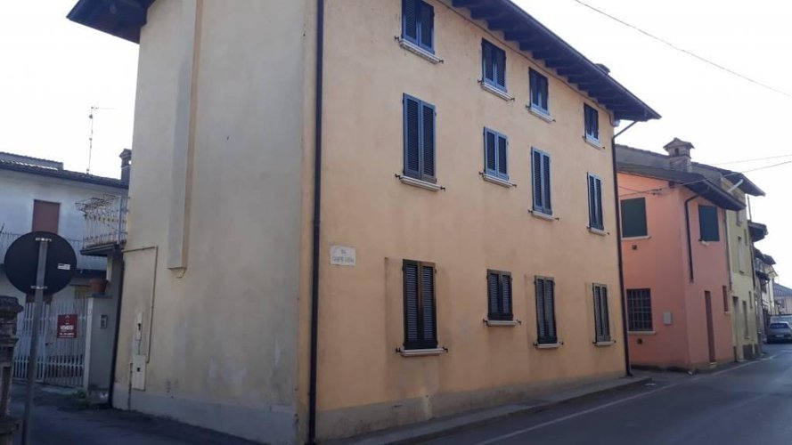 PORZIONE BIFAMILIARE Gambara