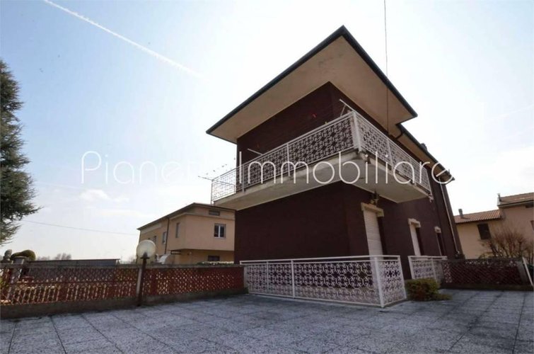 VILLA SINGOLA con 2 appartamenti Bergamo