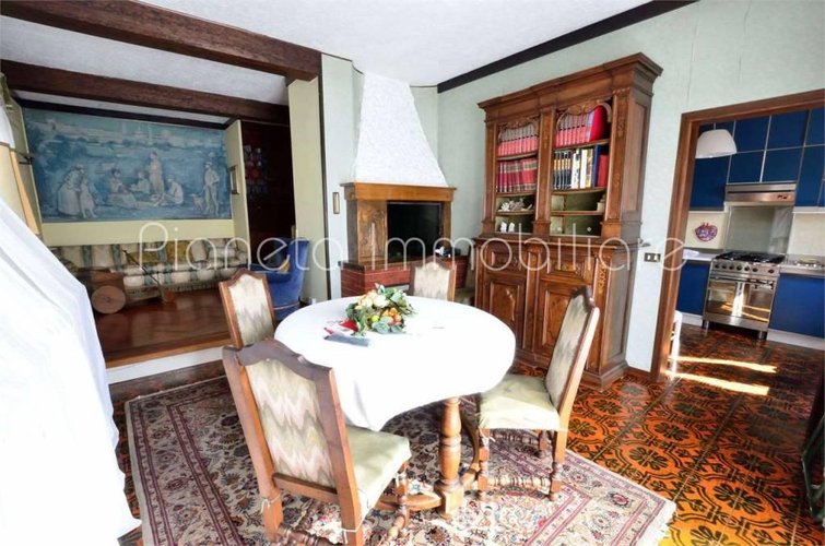 VILLA SINGOLA con 2 appartamenti Bergamo