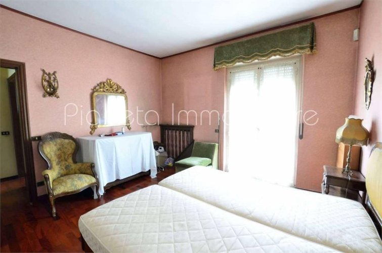 VILLA SINGOLA con 2 appartamenti Bergamo
