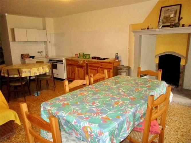 Porzione di casa centrale  85.000 Capizzone