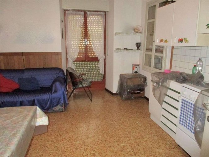 Porzione di casa centrale  85.000 Capizzone